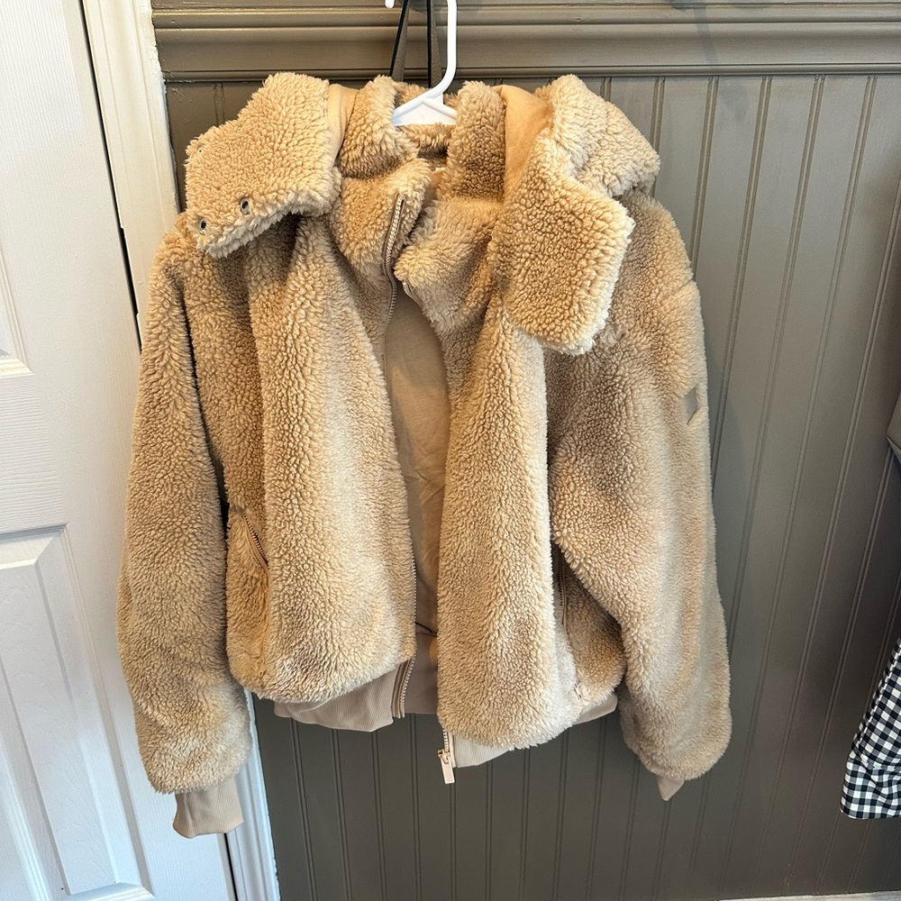 Alo Yoga Foxy Sherpa Jacket